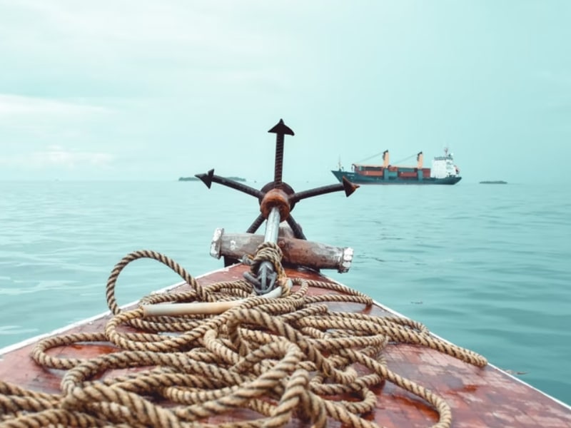 anchor on boat in ocean